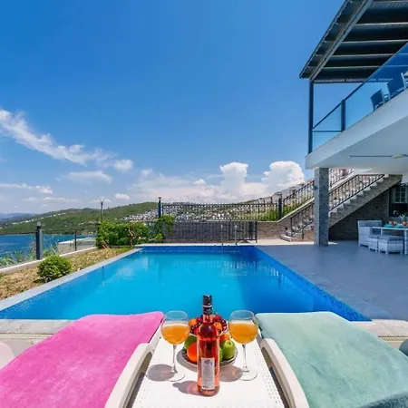 Paradise Bodrum, 14 Personnes, Vue Mer, Piscine, Privee, Sauna, A Vapeur, Ascenseur * Milas