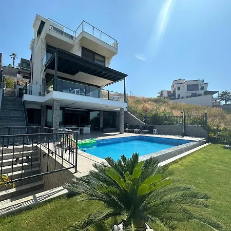 Paradise Bodrum, 14 Personnes, Vue Mer, Piscine, Privee, Sauna, A Vapeur, Ascenseur فيلة Milas