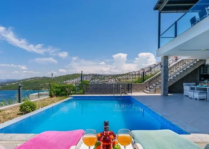 Paradise Bodrum, 14 Personnes, Vue Mer, Piscine, Privee, Sauna, A Vapeur, Ascenseur * Миляс