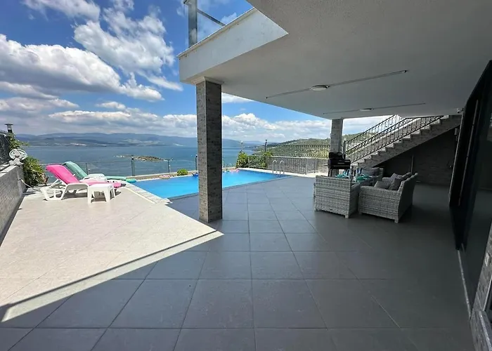 Paradise Bodrum, 14 Personnes, Vue Mer, Piscine, Privee, Sauna, A Vapeur, Ascenseur Вилла Миляс