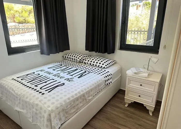 Вилла Paradise Bodrum, 14 Personnes, Vue Mer, Piscine, Privee, Sauna, A Vapeur, Ascenseur Миляс