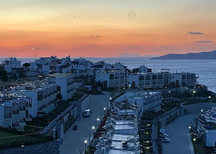Paradise Bodrum, 14 Personnes, Vue Mer, Piscine, Privee, Sauna, A Vapeur, Ascenseur Миляс
